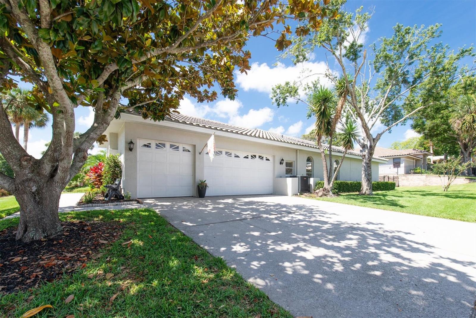 137 Woodcreek Dr E Property Photo 45