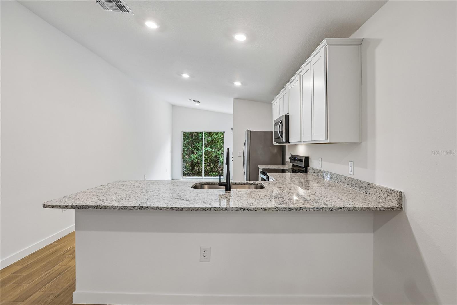 6260 Pinehurst Dr Property Photo 4