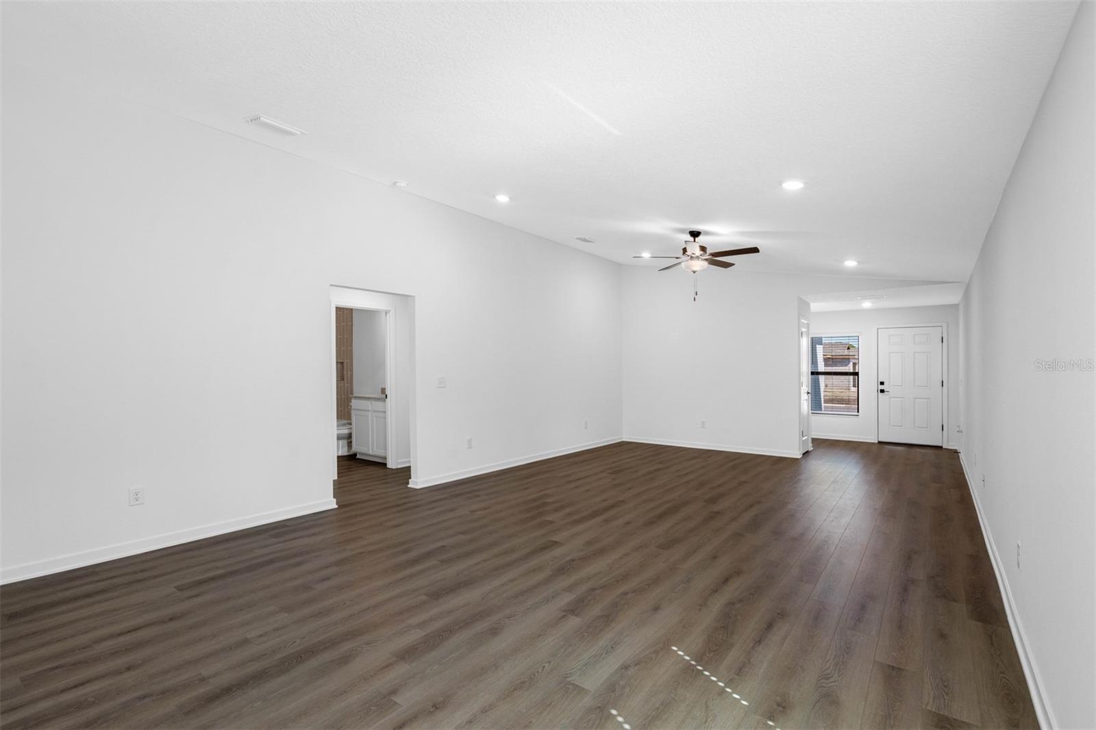 11199 Murraysville Dr Property Photo 3