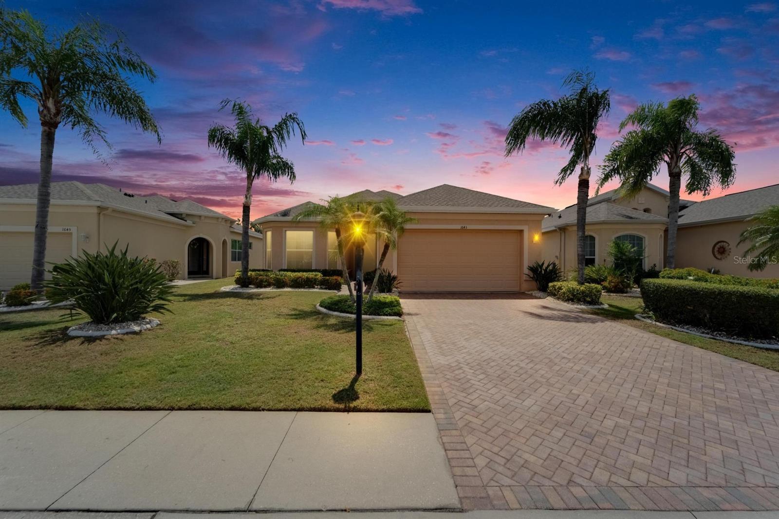 1643 Emerald Dunes Dr Property Photo