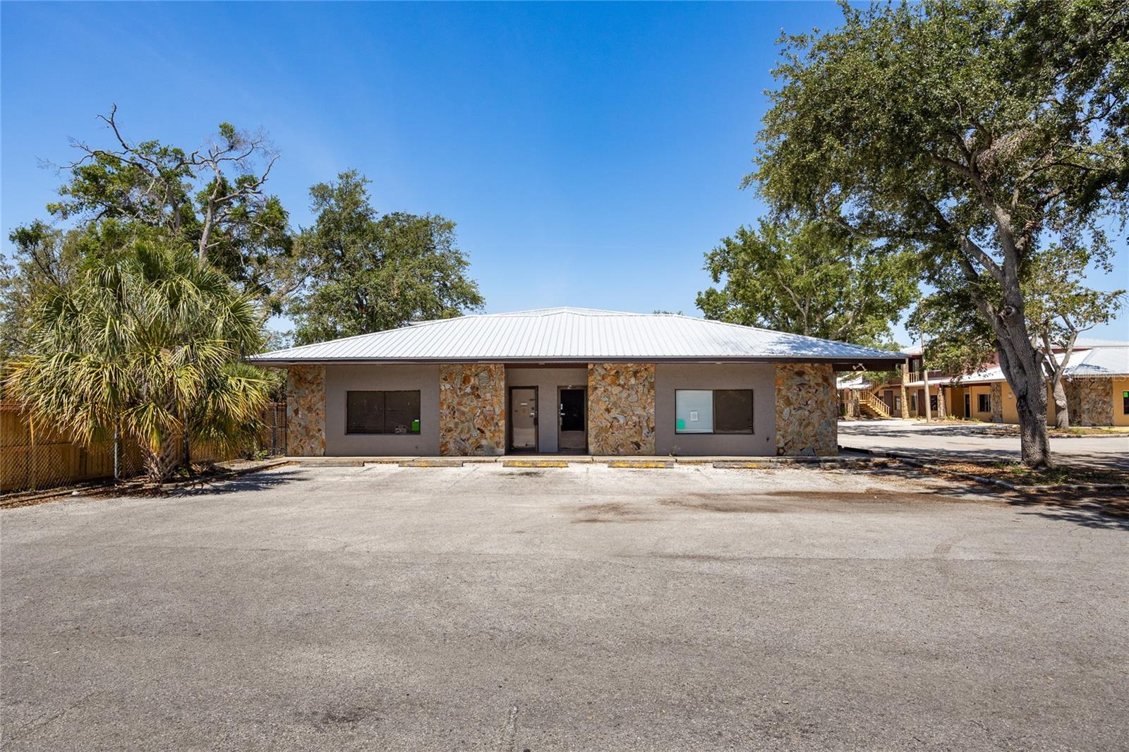 11213 N Nebraska Ave #c406 Property Photo 4