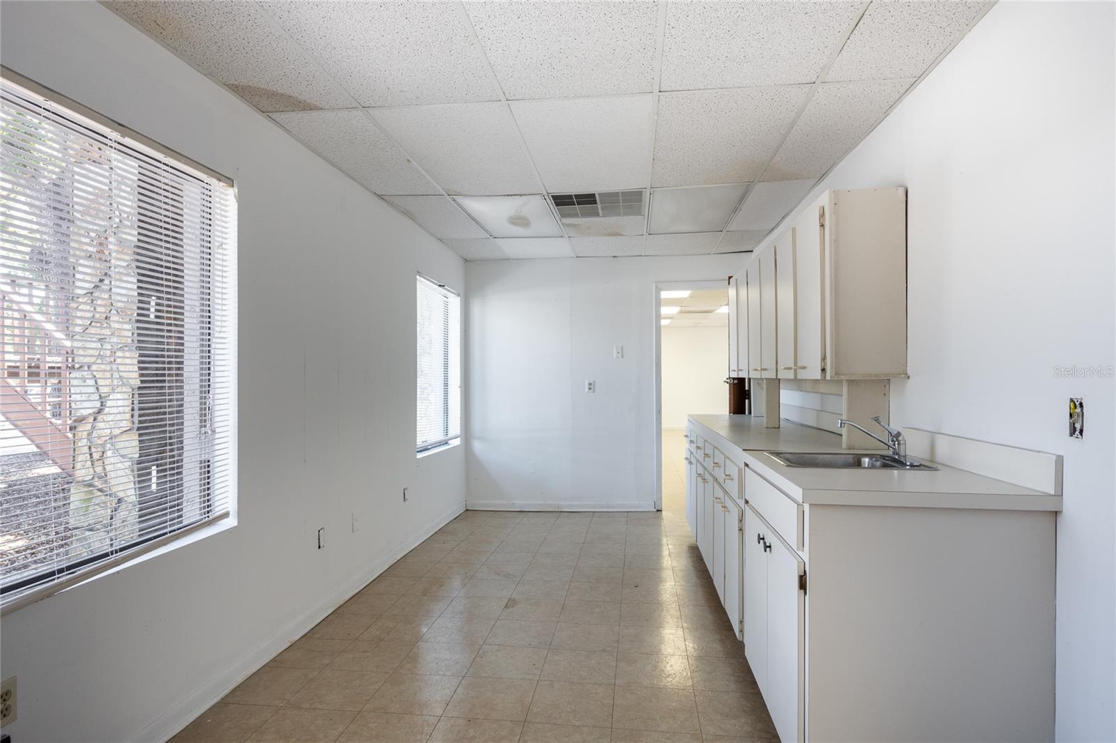 11213 N Nebraska Ave #c406 Property Photo 17