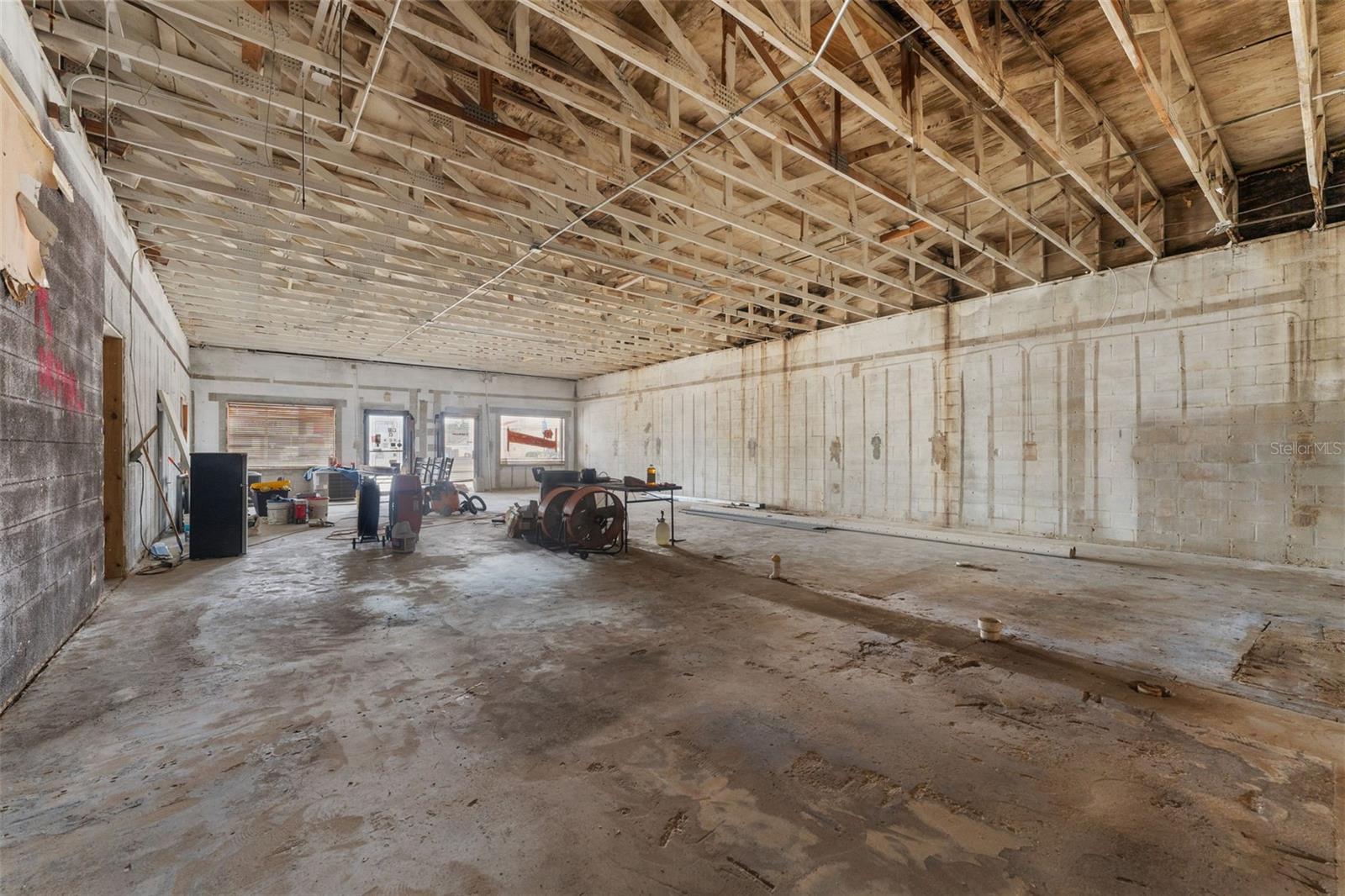 4115 Henderson Blvd Property Photo 10
