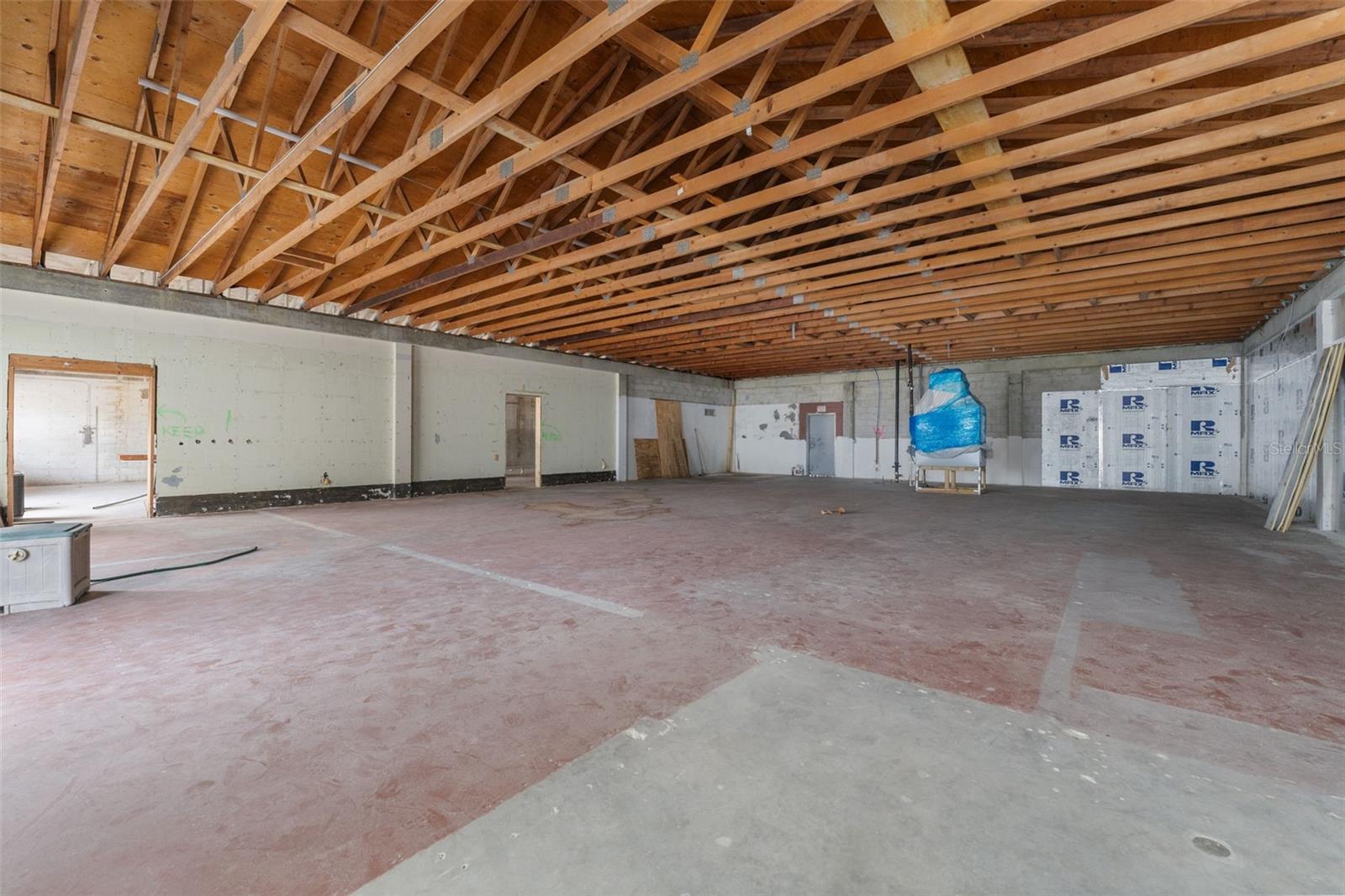 4115 Henderson Blvd Property Photo 14