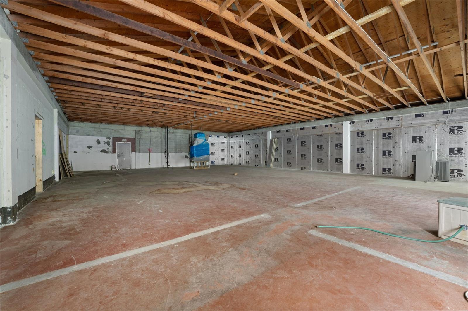 4115 Henderson Blvd Property Photo 15