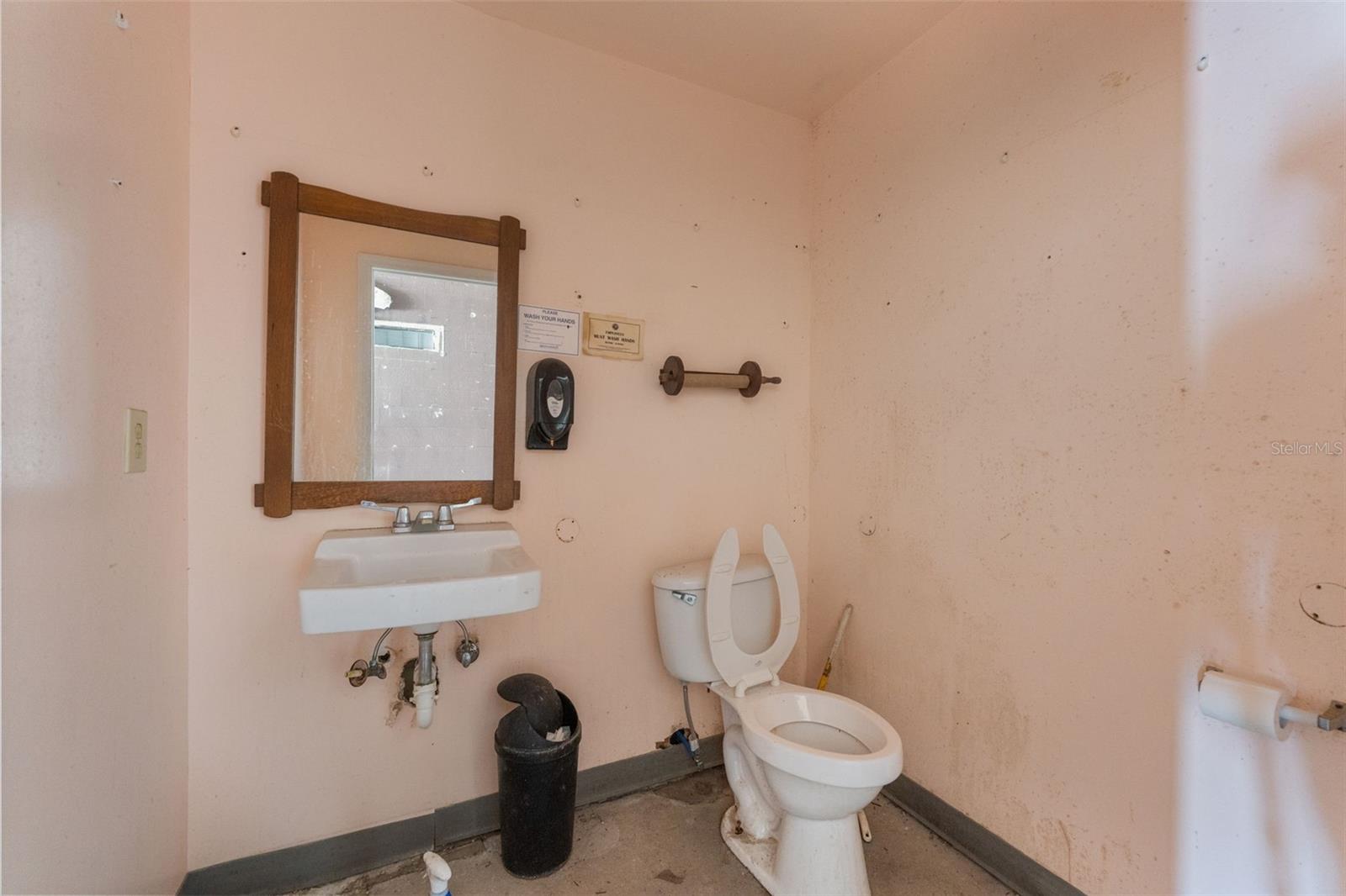 4115 Henderson Blvd Property Photo 18