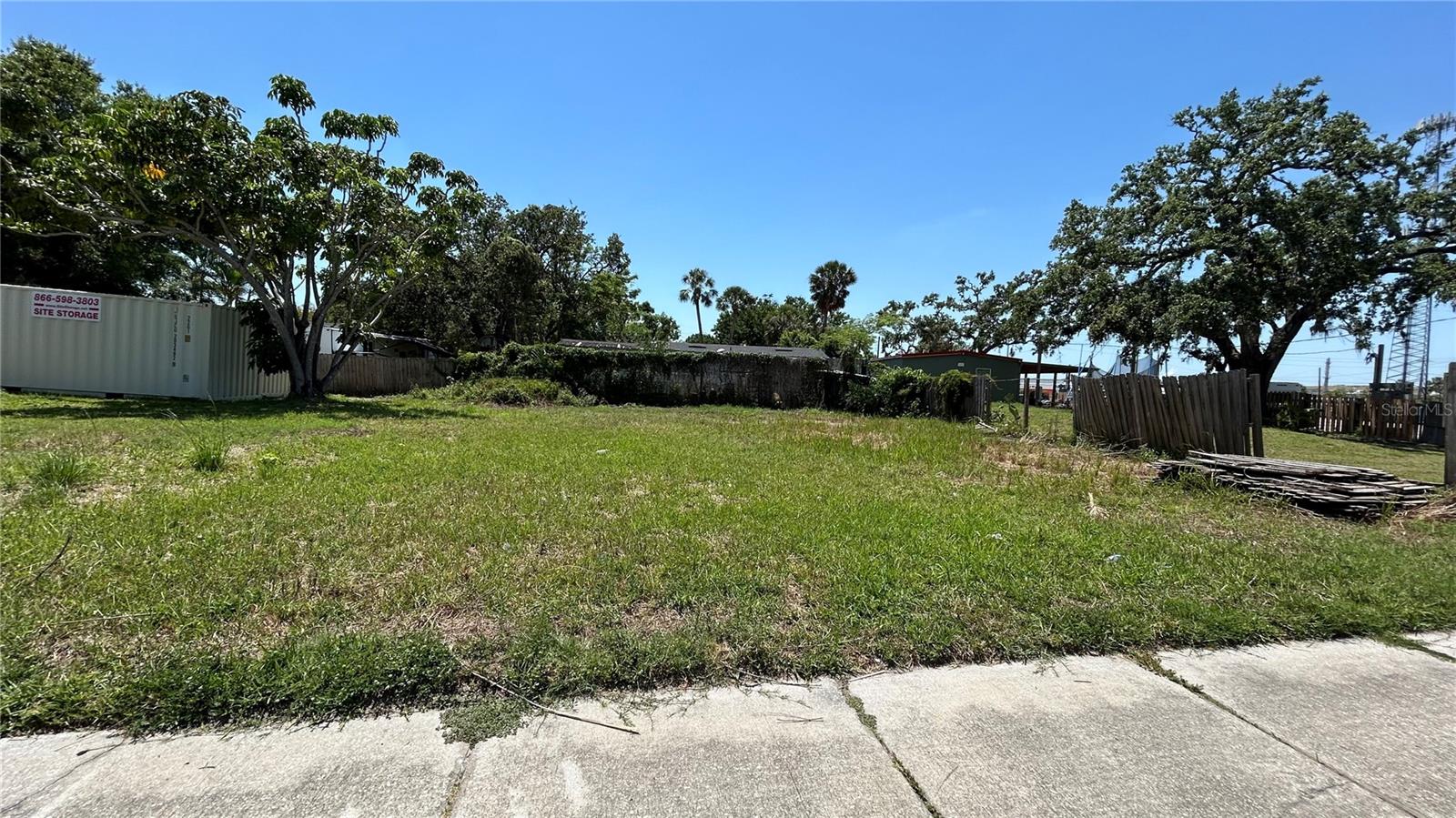 9909 S 41 Hwy Property Photo 2
