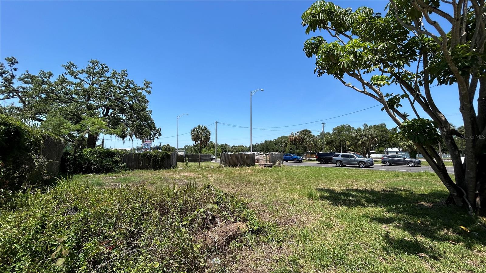 9909 S 41 Hwy Property Photo 3