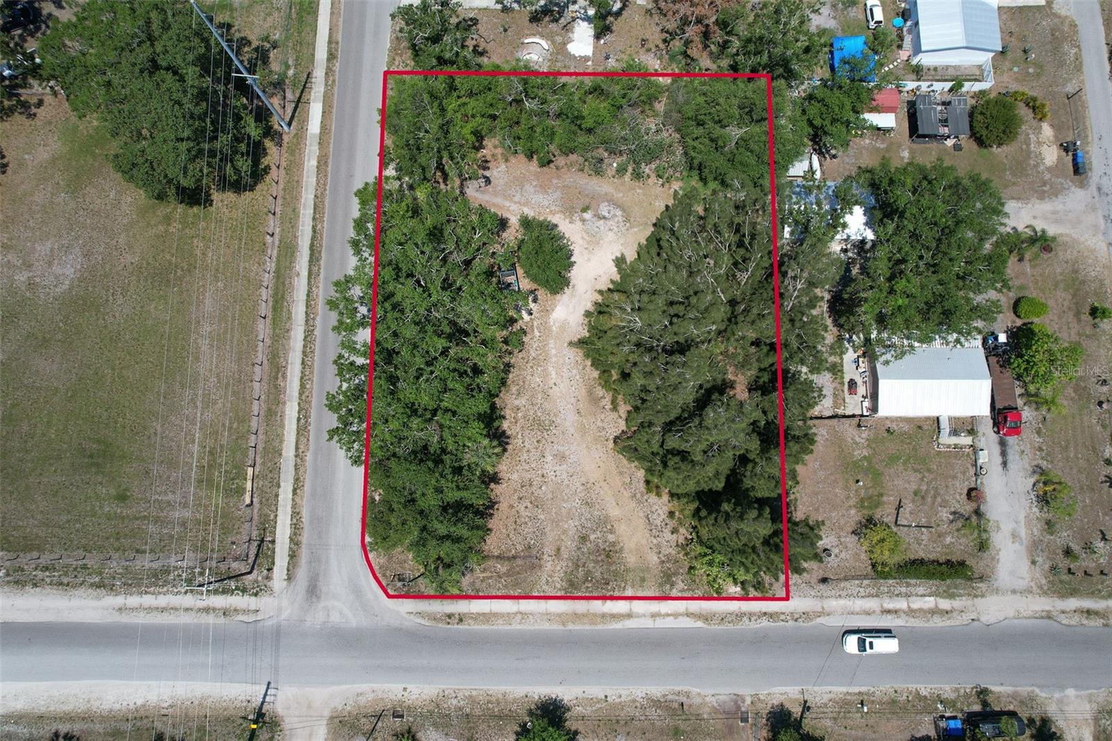 413 Railroad St Property Photo
