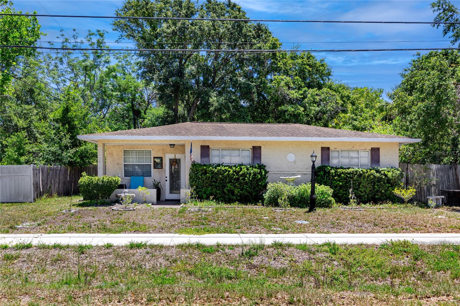 1683 Pine St Property Photo 1