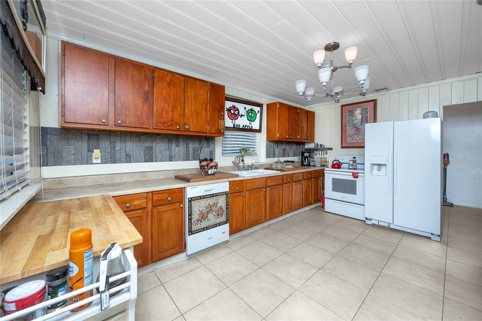 1683 Pine St Property Photo 2