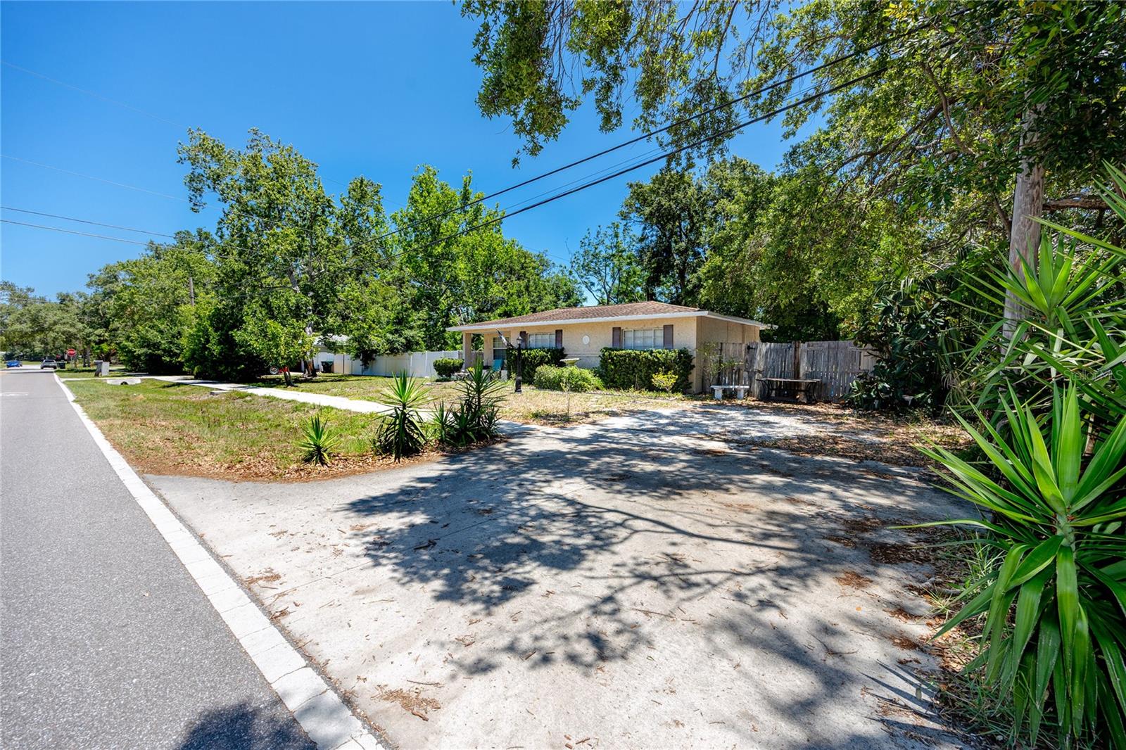 1683 Pine St Property Photo 7