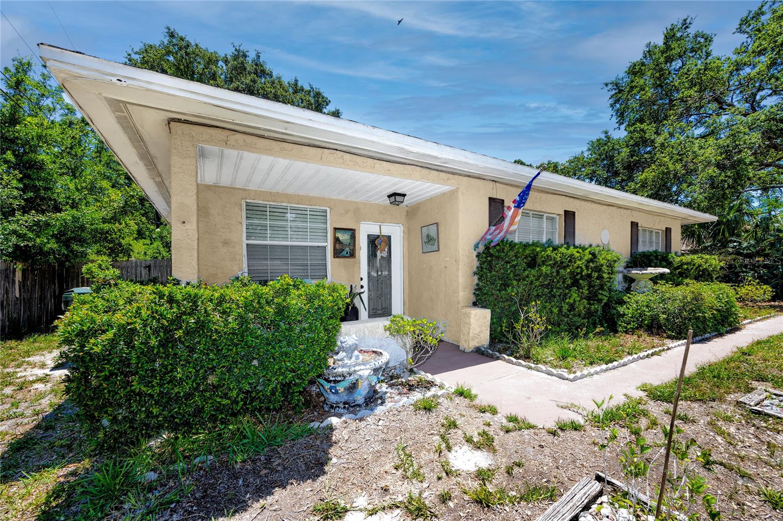 1683 Pine St Property Photo 8