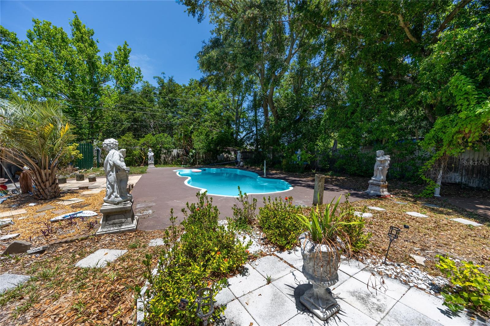 1683 Pine St Property Photo 26