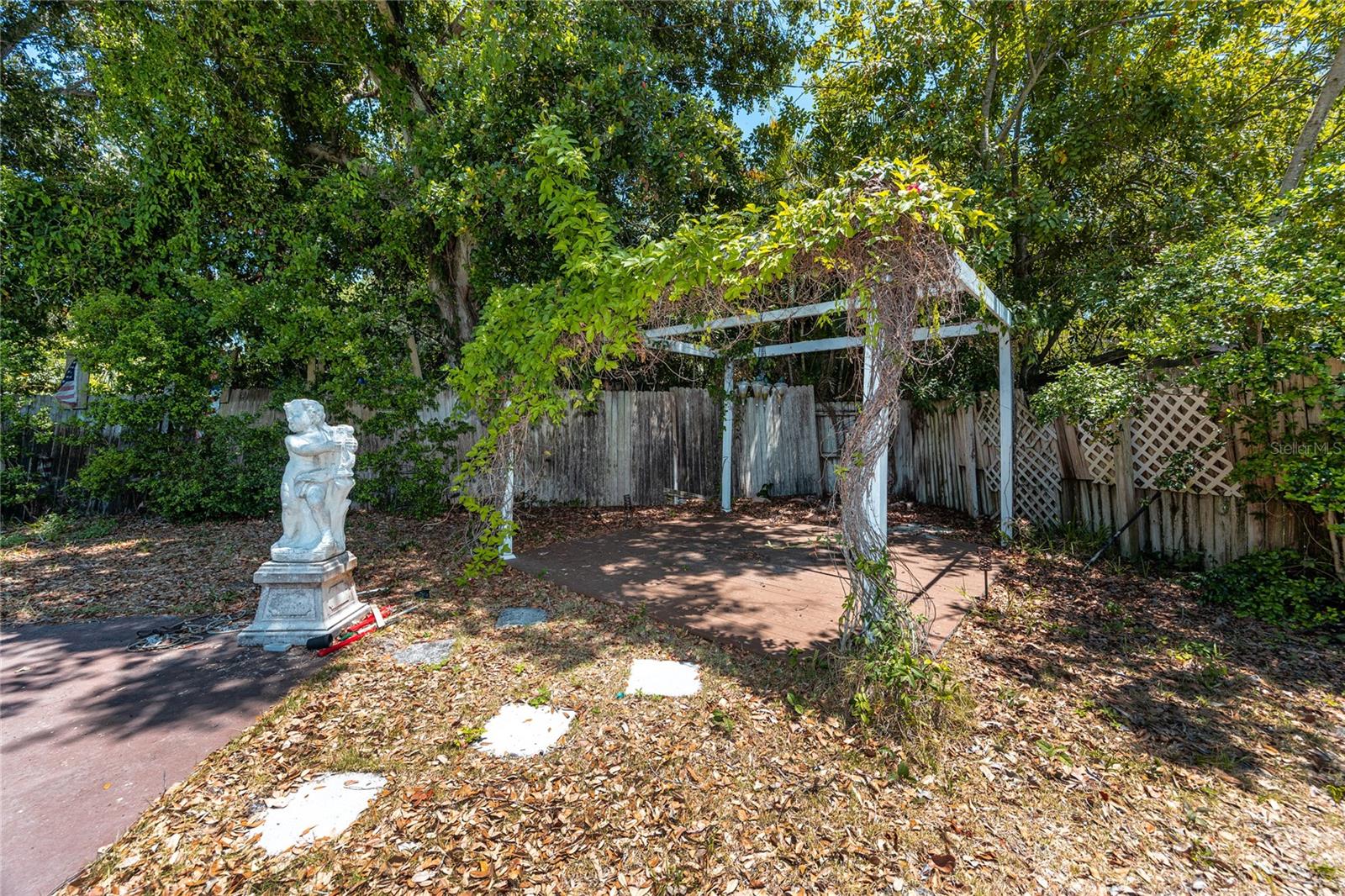 1683 Pine St Property Photo 29