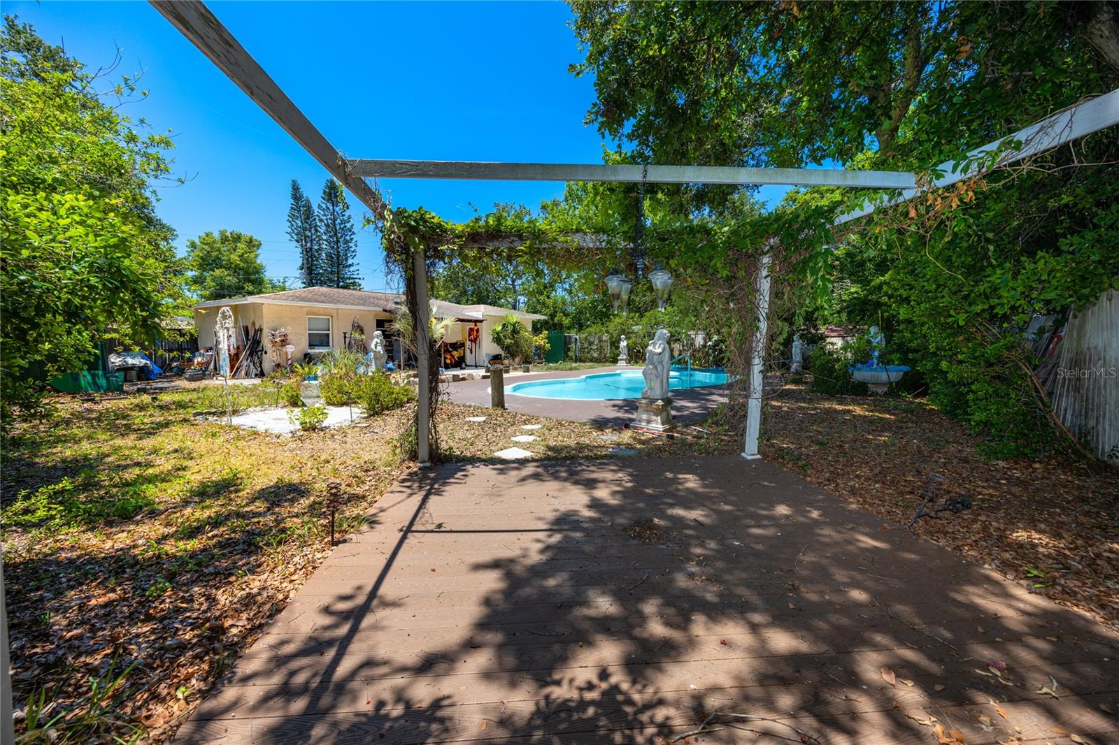 1683 Pine St Property Photo 30