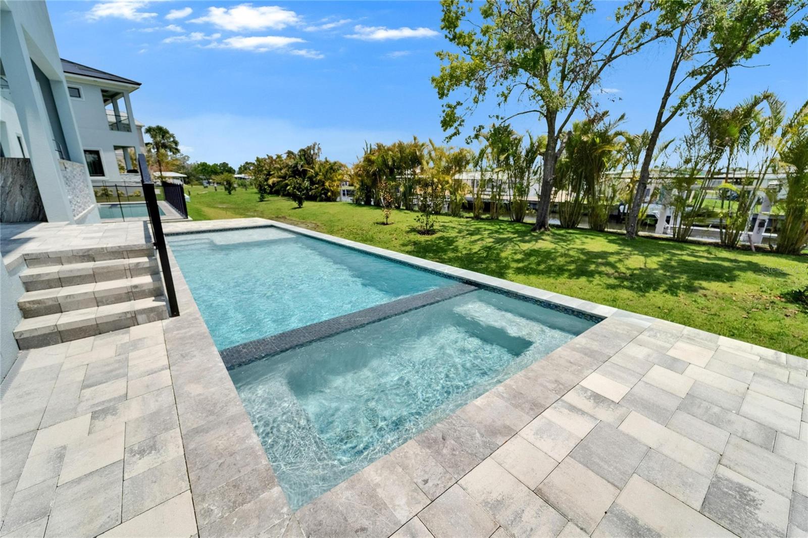 6530 Simone Shores Cir Property Photo 4
