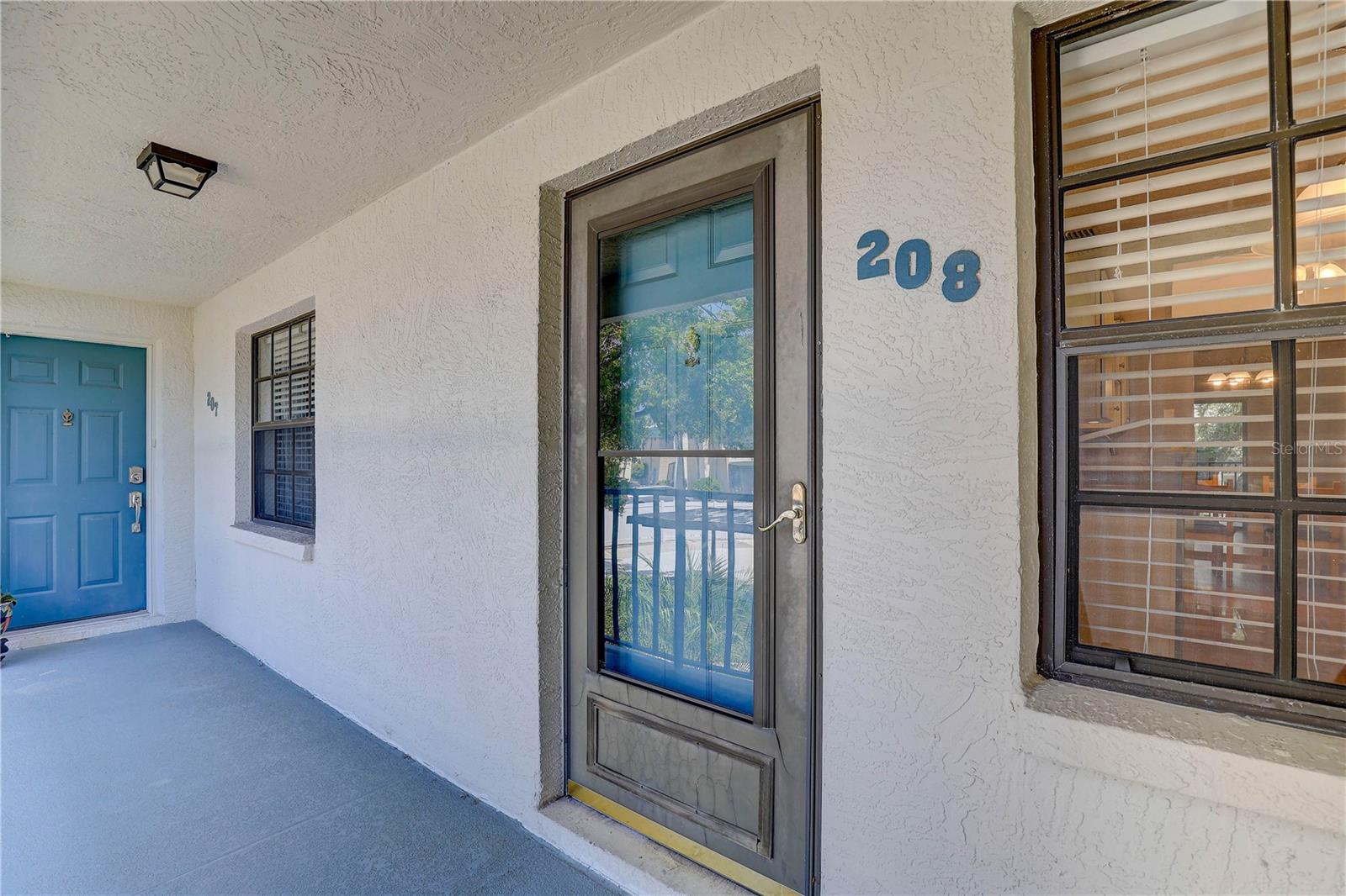11800 Park Blvd #208 Property Photo 4
