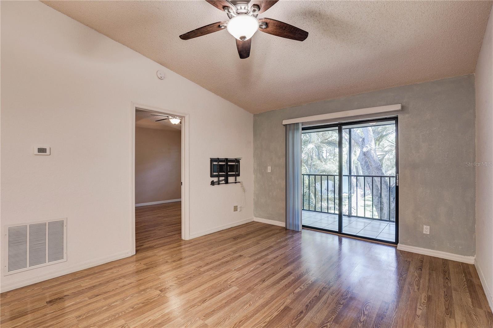 11800 Park Blvd #208 Property Photo 10