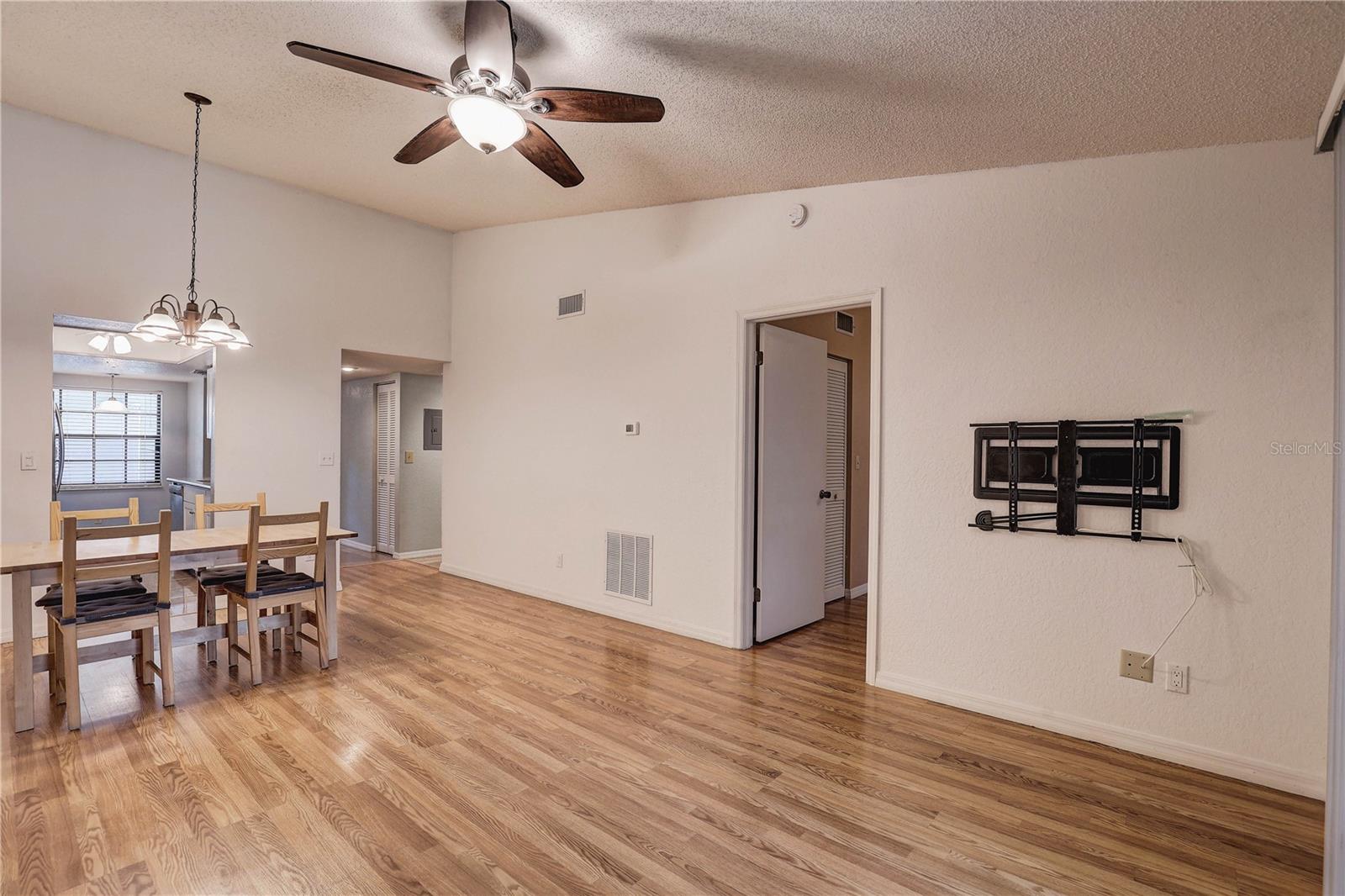 11800 Park Blvd #208 Property Photo 11