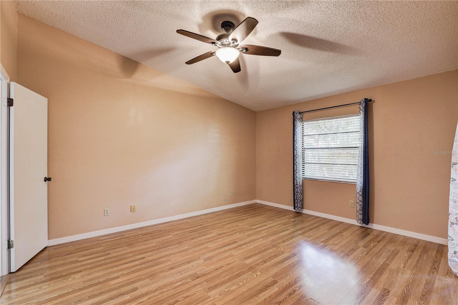 11800 Park Blvd #208 Property Photo 16