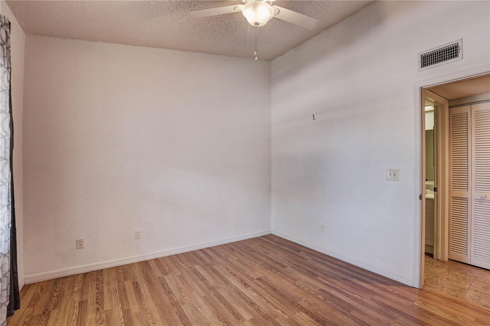 11800 Park Blvd #208 Property Photo 26