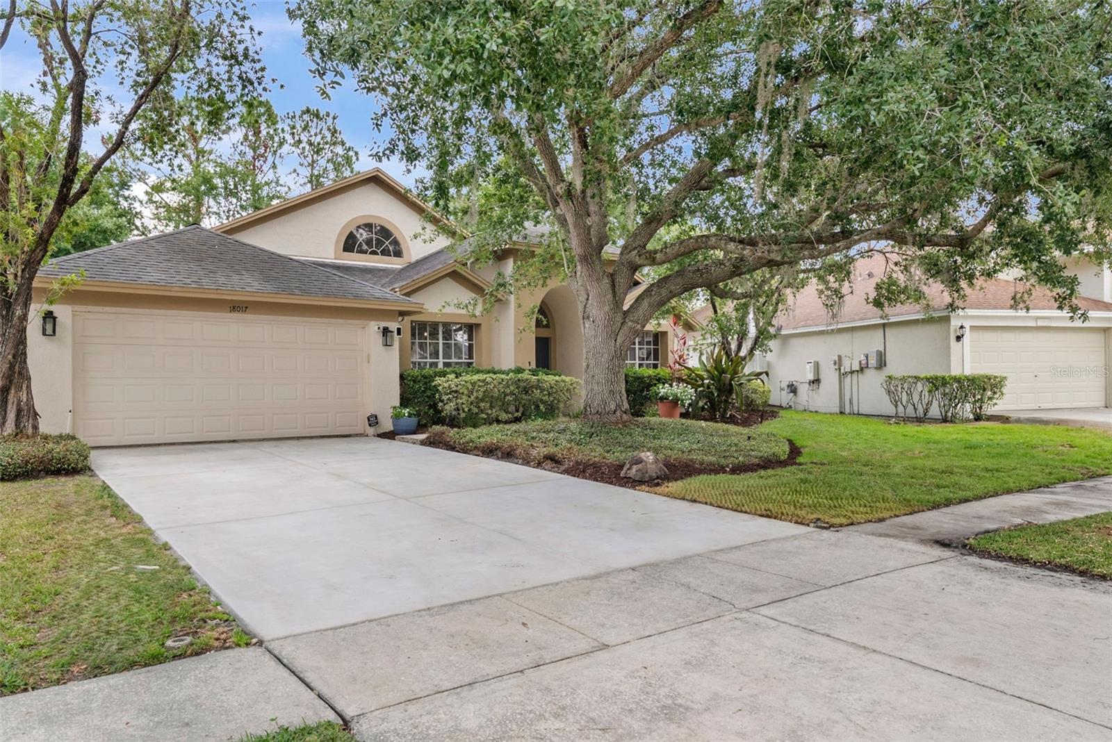 18017 Palm Breeze Dr Property Photo 1