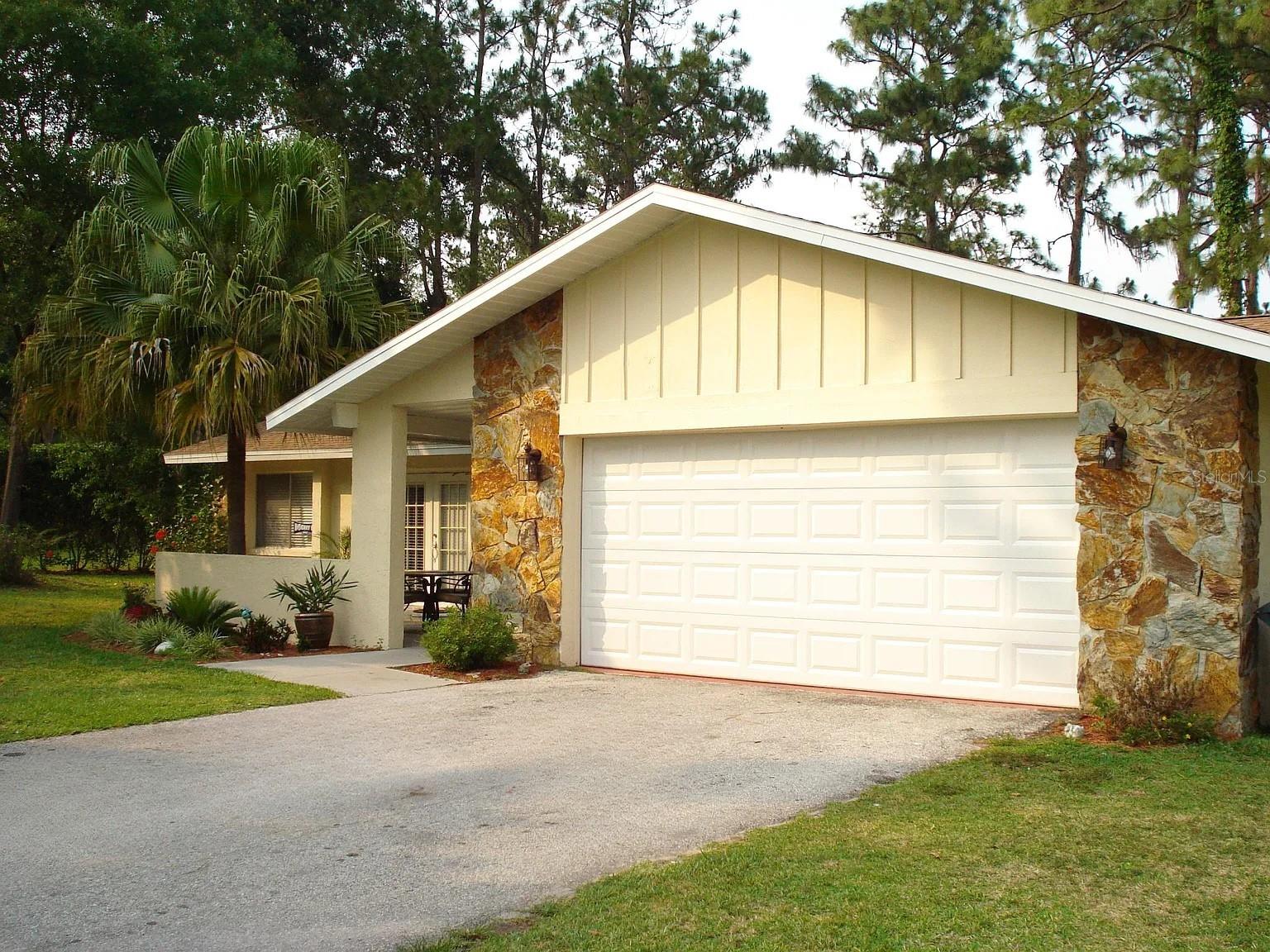 5221 Londonderry Ln Property Photo 1