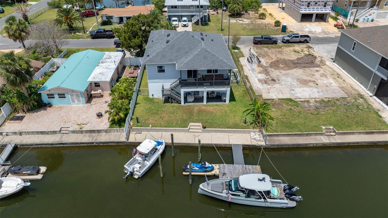 4464 Neptune Dr Property Photo