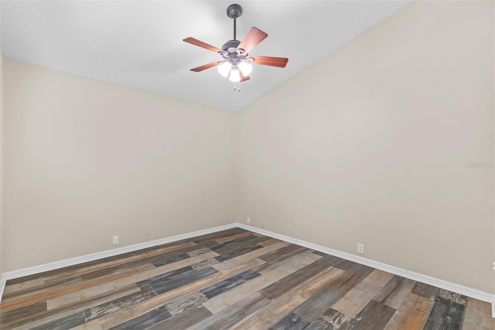 12009 Wandsworth Dr Property Photo 24