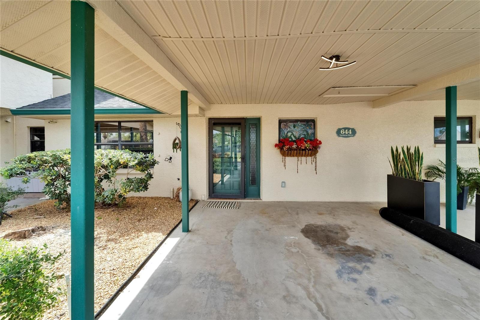 644 Yardarm Dr #22 Property Photo 6