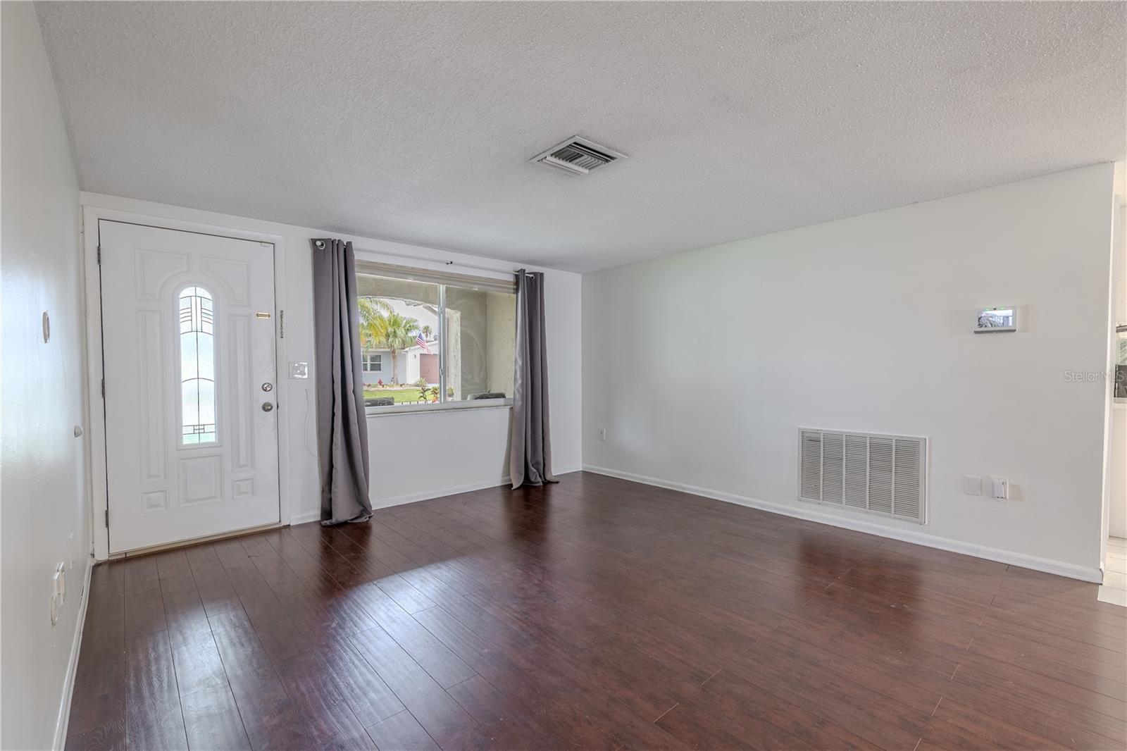 3145 Domino Dr Property Photo 6