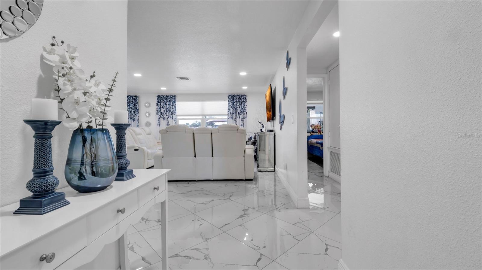 12416 Queensland Ln Property Photo 5