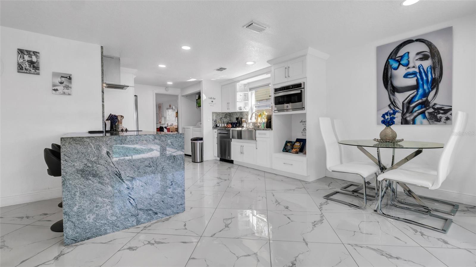 12416 Queensland Ln Property Photo 12