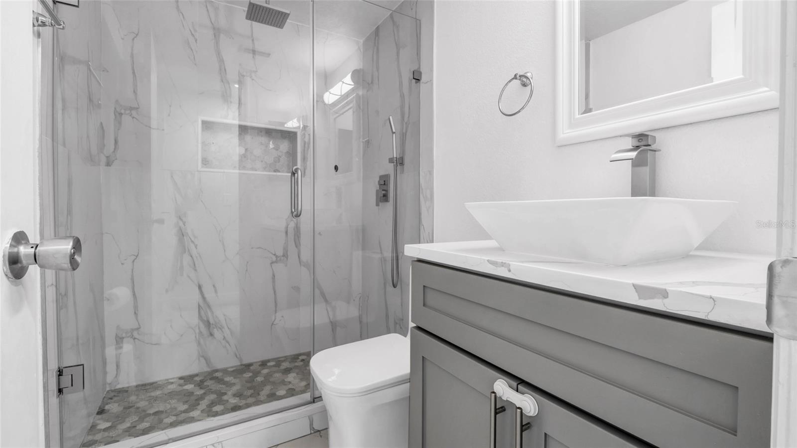 12416 Queensland Ln Property Photo 27