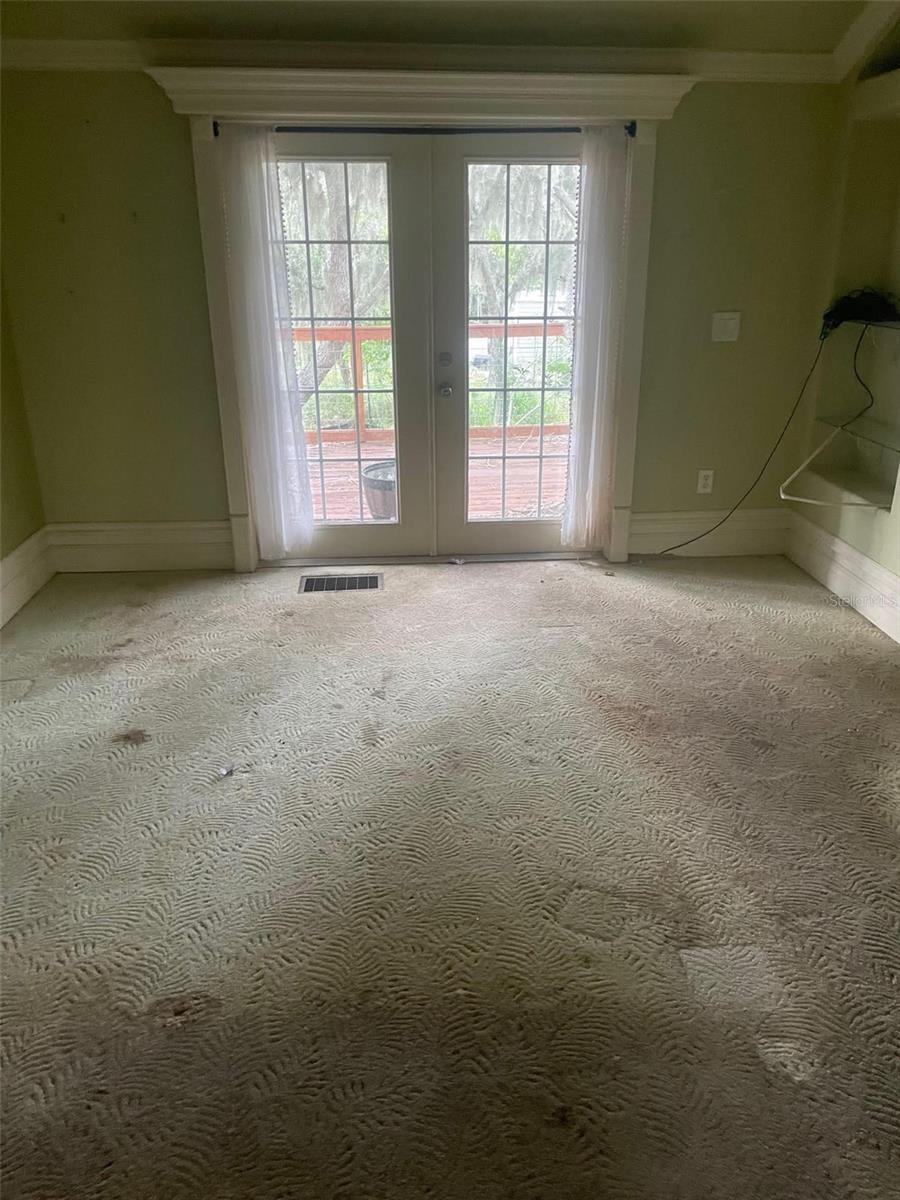 2530 Van Pelt Rd Property Photo 5