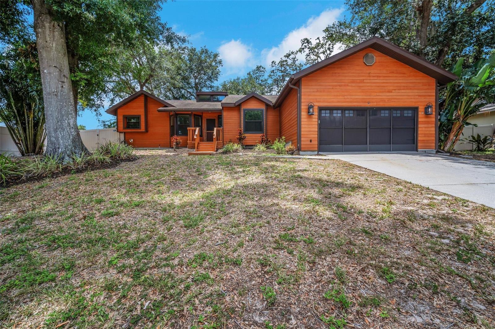 1004 BLACK KNIGHT DR