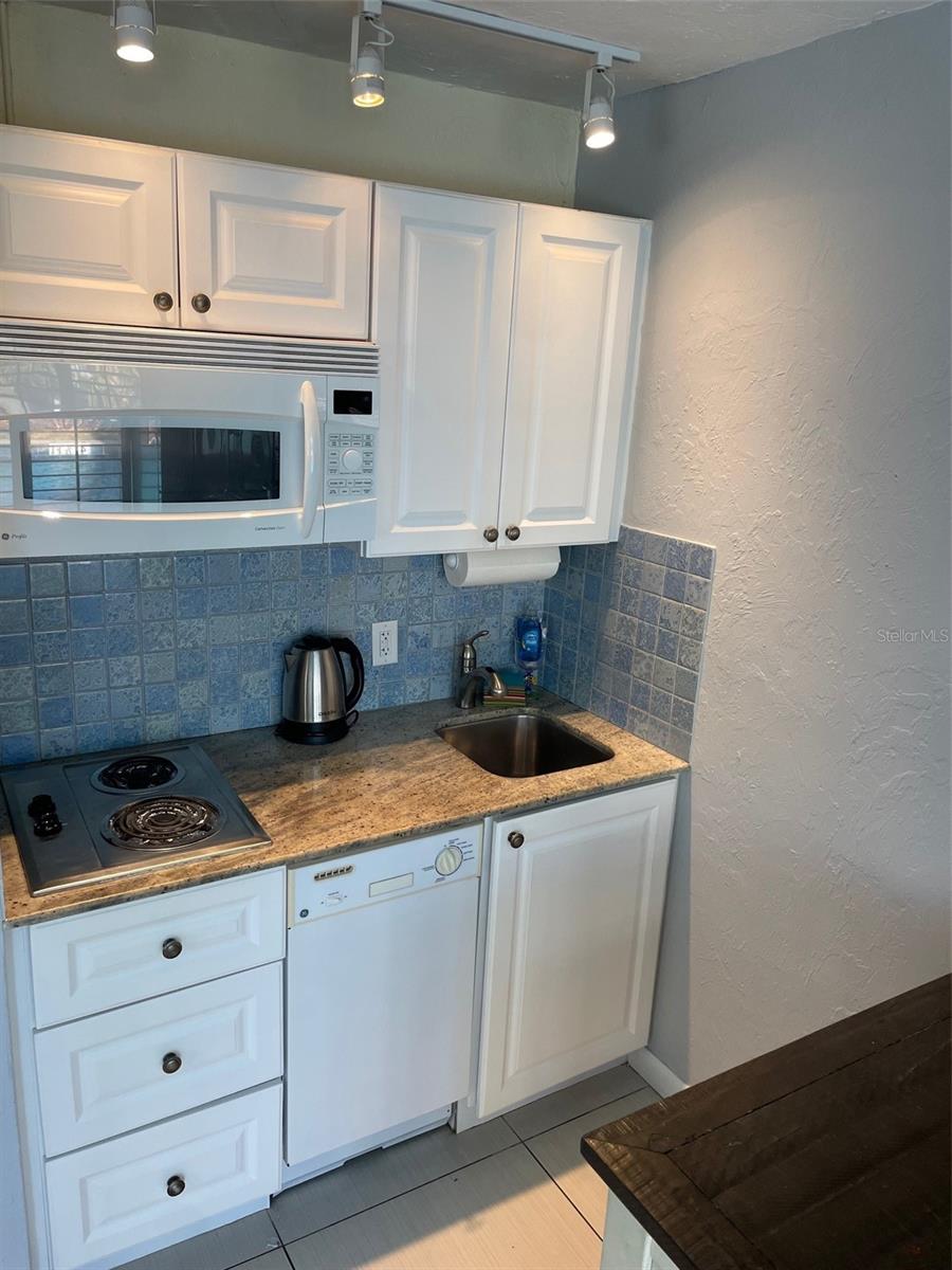 800 Bayway Blvd #14 Property Photo 15