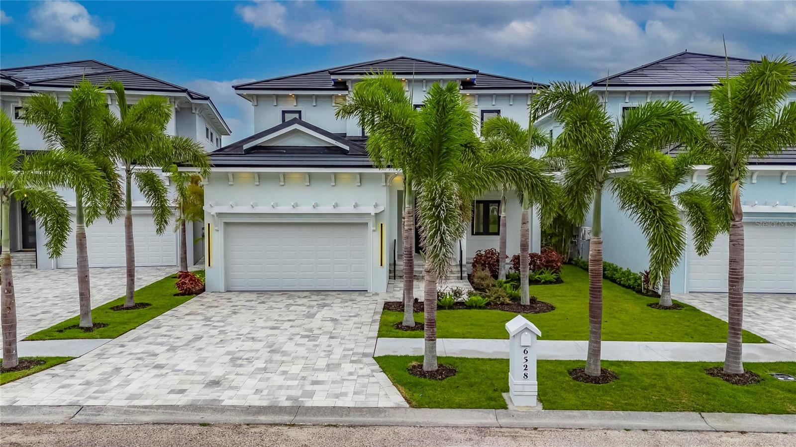 6528 Simone Shores Cir Property Photo 1