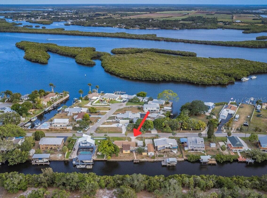 3225 W Shell Point Rd Property Photo 6