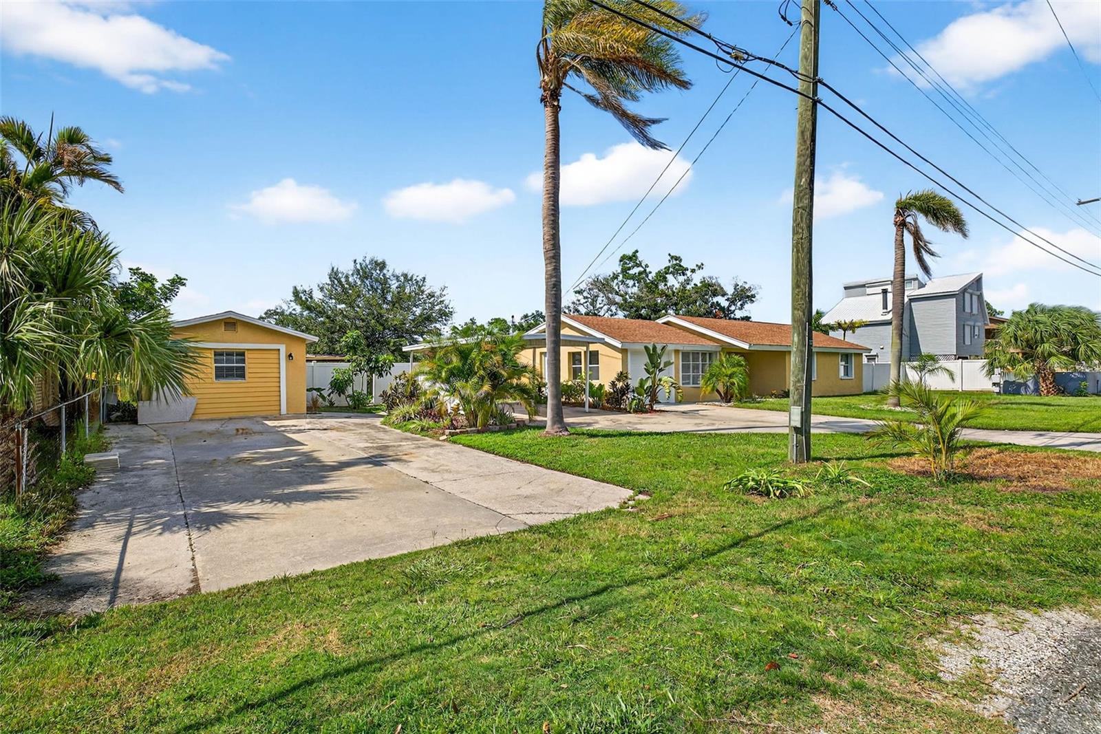 3225 W Shell Point Rd Property Photo 8