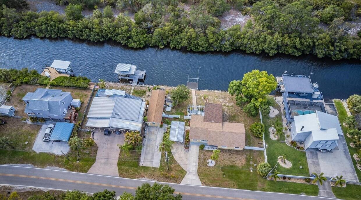 3225 W Shell Point Rd Property Photo 9