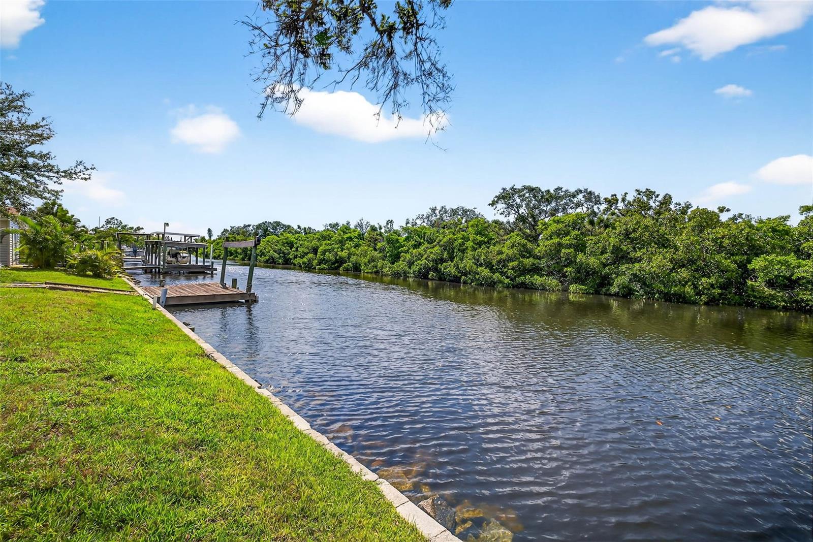 3225 W Shell Point Rd Property Photo 13