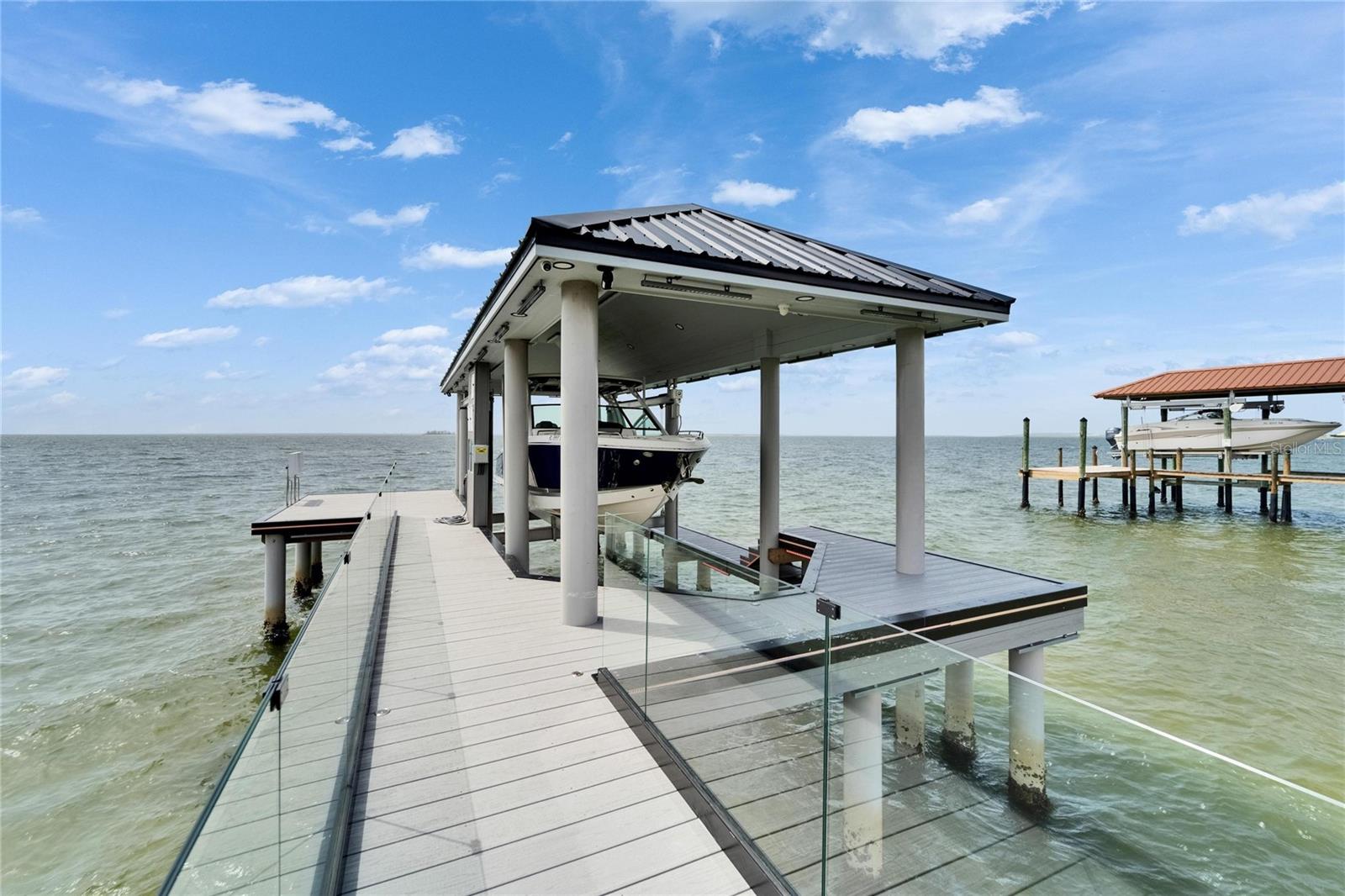 6526 Surfside Blvd Property Photo 5