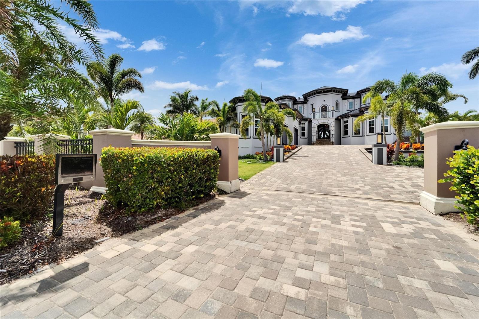 6526 Surfside Blvd Property Photo 13