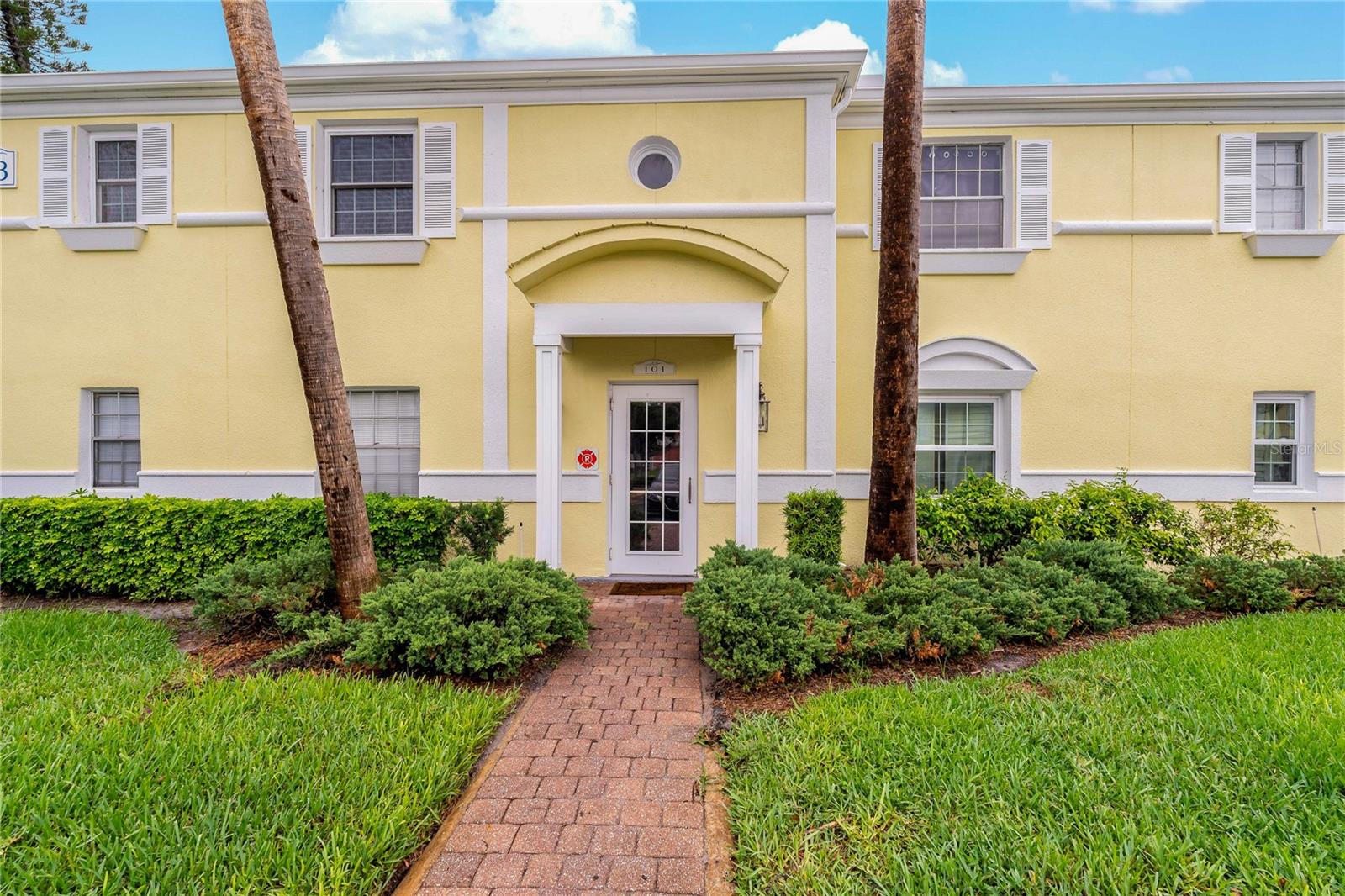 101 POMPANO DR SE #C Property Photo 1