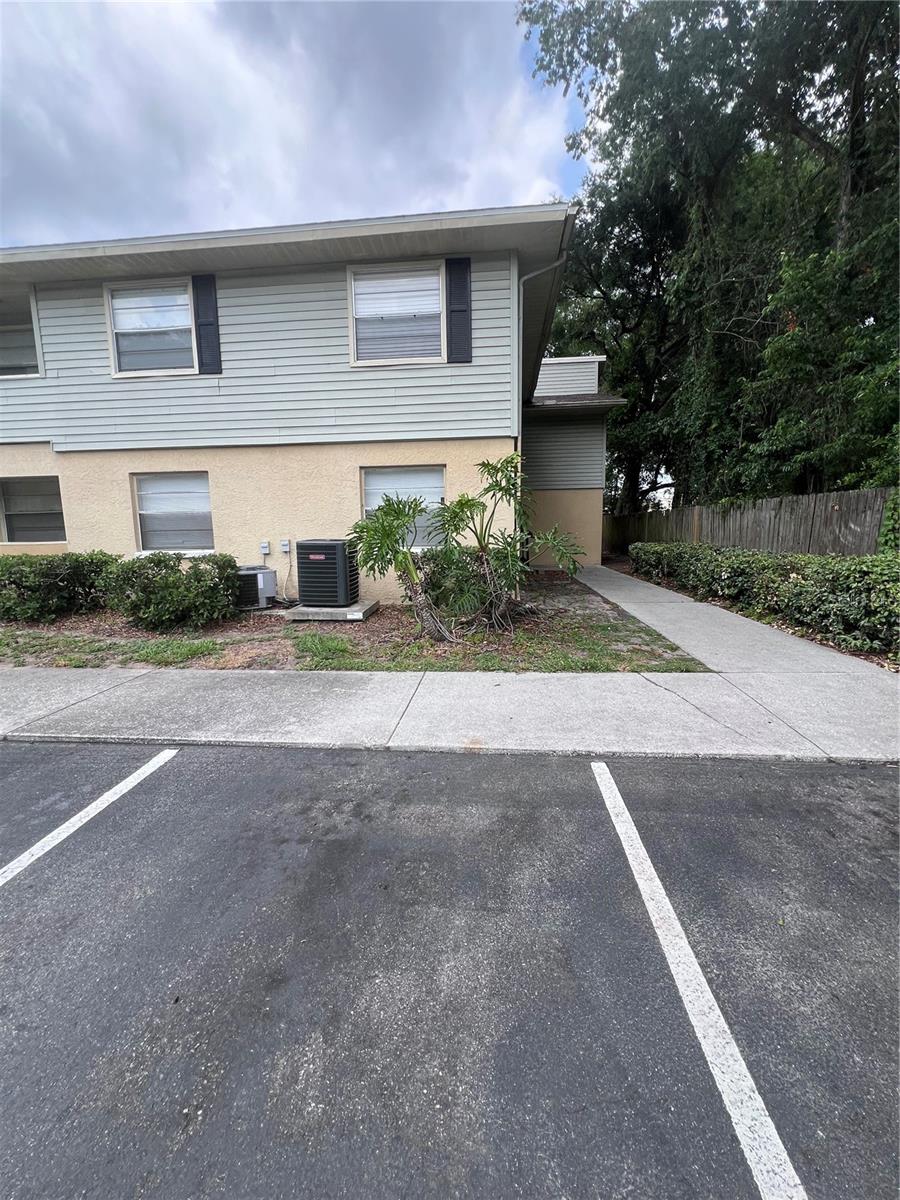 226 Thorn Tree Pl #226 Property Photo 1