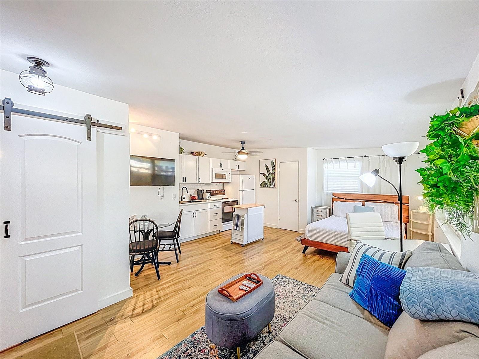 1600 Pasadena Dr #b Property Photo 3