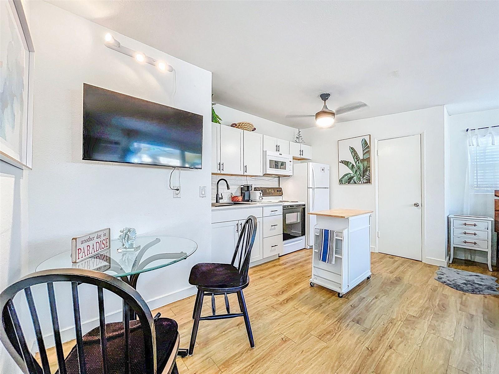 1600 Pasadena Dr #b Property Photo 4