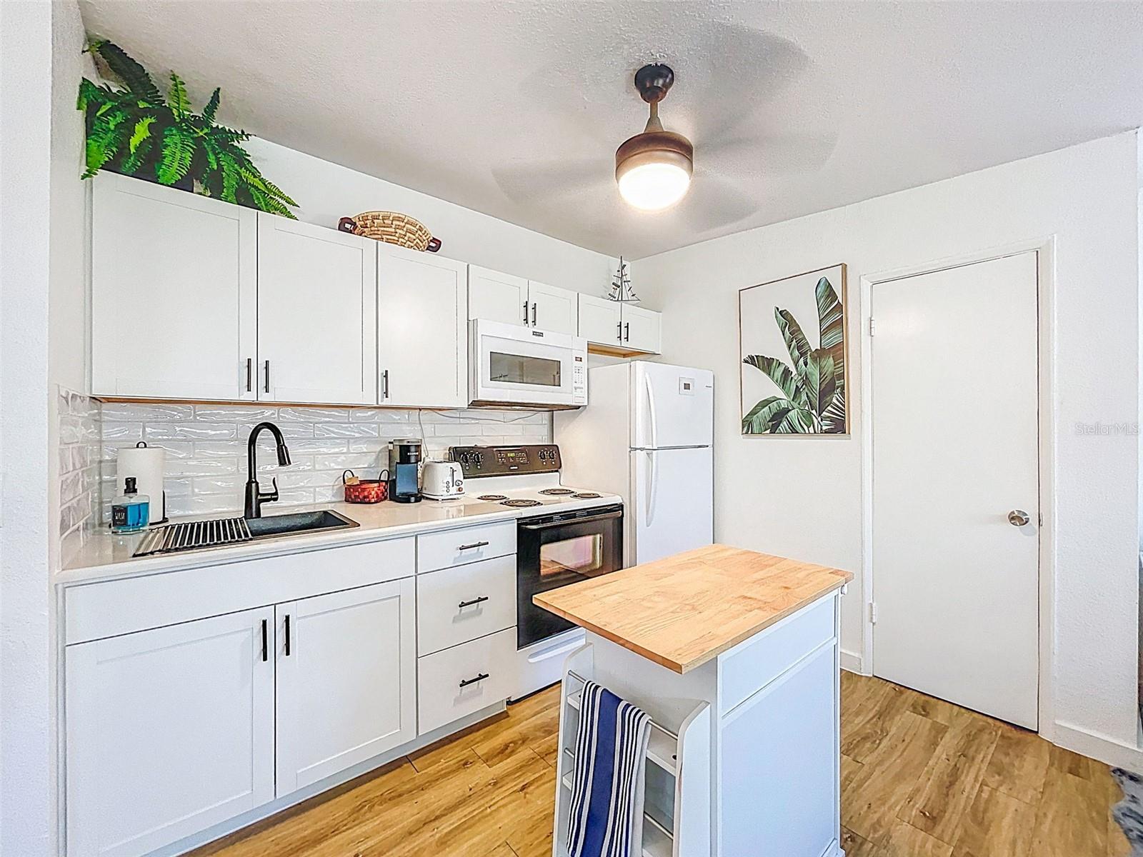 1600 Pasadena Dr #b Property Photo 5